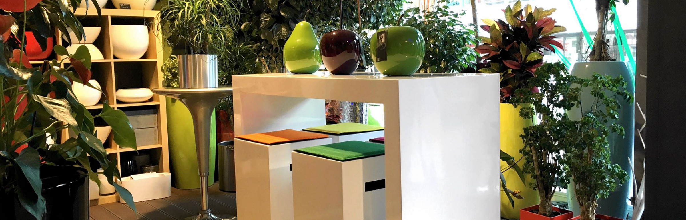 Banner Garden Colonna