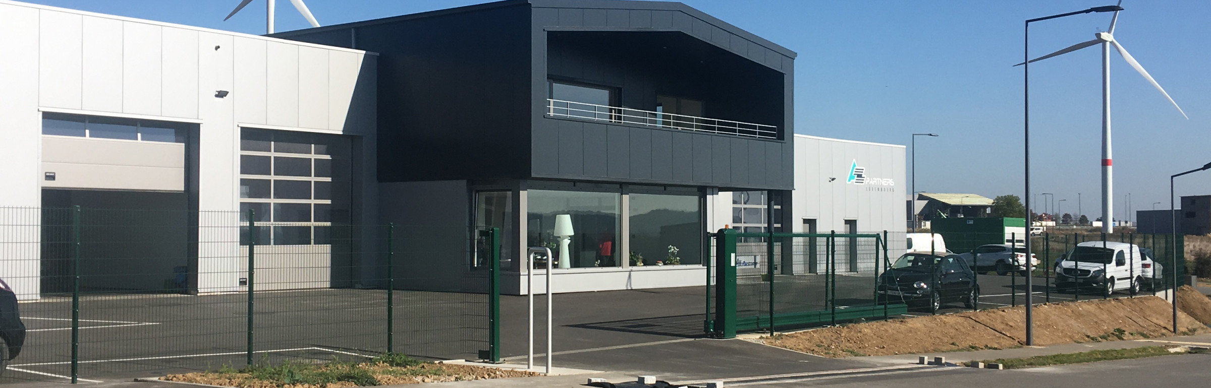 Banner AZPARTNERS Sarl