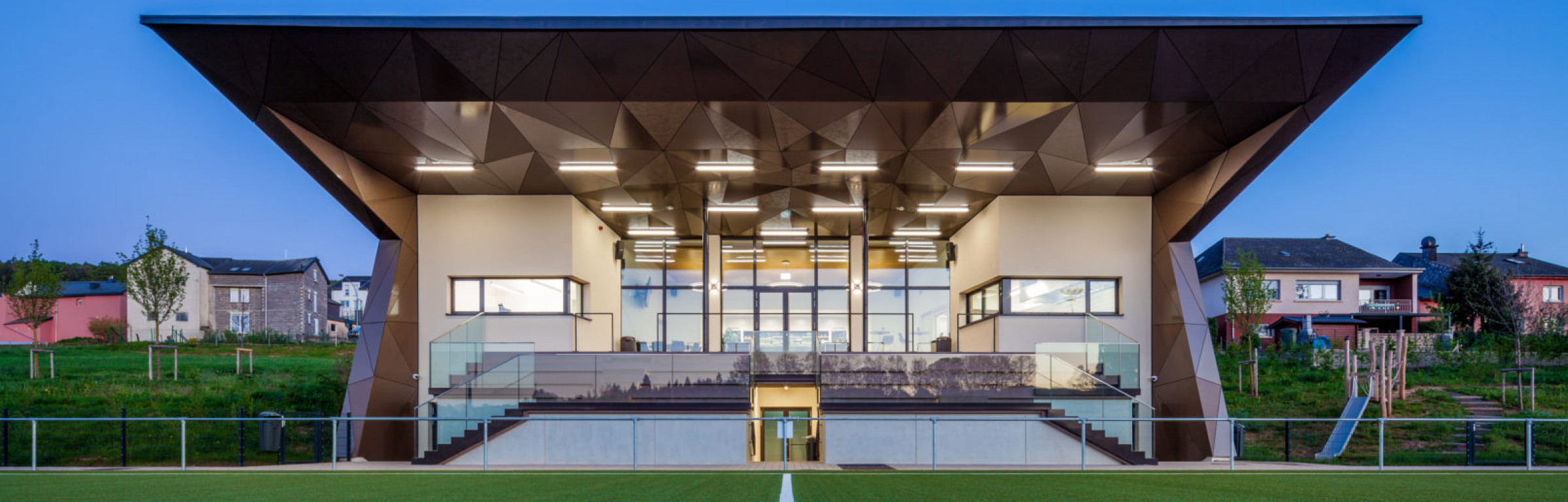 Banner Thillens & Thillens