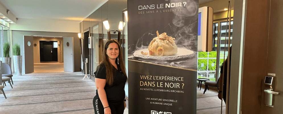 portrait cidalia serveuse dans le noir